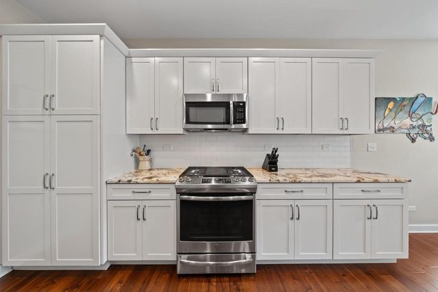 109 Lake Vista CIRCLE, Fontana, WI 53125