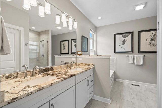 109 Lake Vista CIRCLE, Fontana, WI 53125