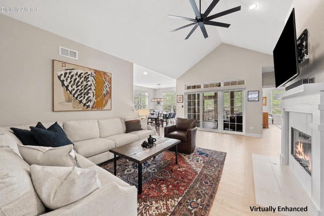 109 Lake Vista CIRCLE, Fontana, WI 53125