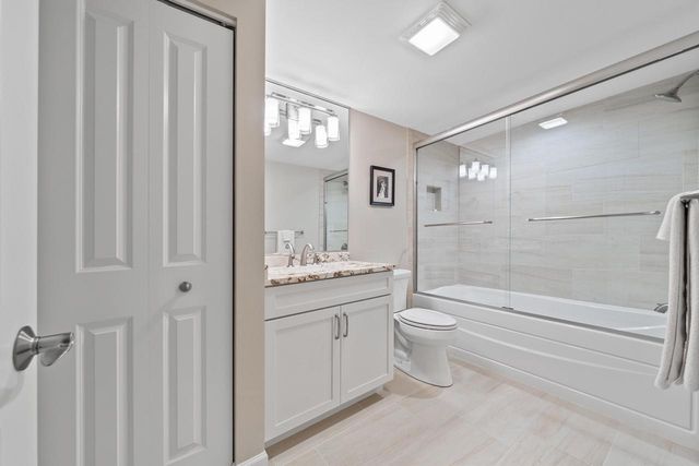 109 Lake Vista CIRCLE, Fontana, WI 53125