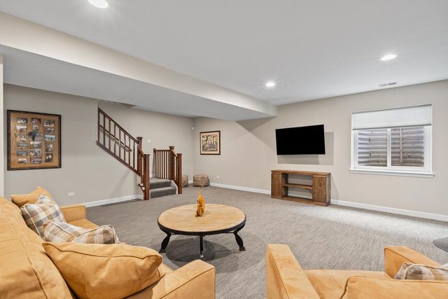 109 Lake Vista CIRCLE, Fontana, WI 53125