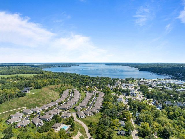 109 Lake Vista CIRCLE, Fontana, WI 53125