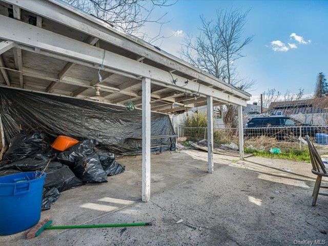 91 Elzey Avenue, Elmont, NY 11003