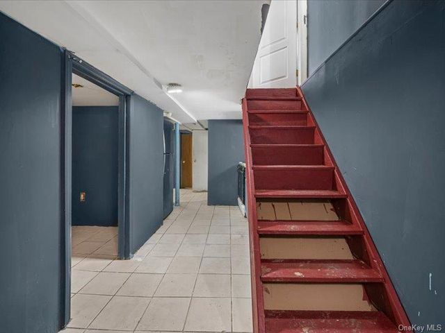 91 Elzey Avenue, Elmont, NY 11003