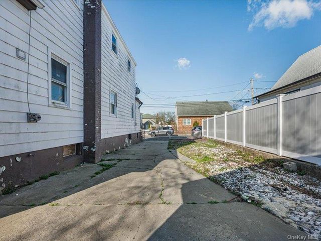 91 Elzey Avenue, Elmont, NY 11003