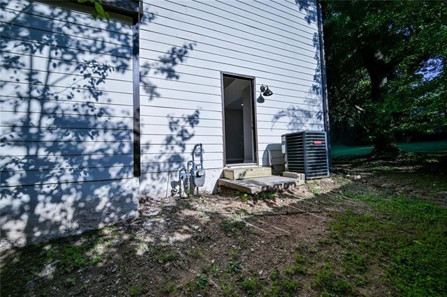 3053 Brook Lane, Rex, GA 30273