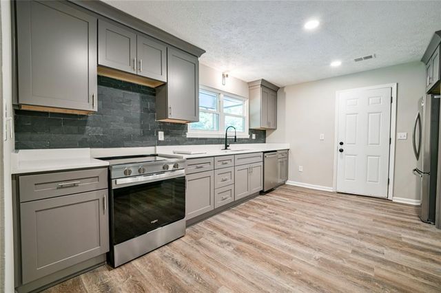 3053 Brook Lane, Rex, GA 30273