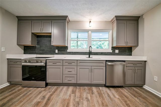 3053 Brook Lane, Rex, GA 30273