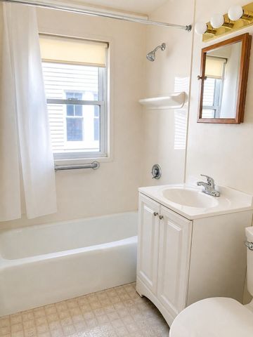 64 Freeman St 1, Arlington, MA 02474
