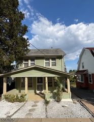 18 Thomas St, Clifton City, NJ 07013