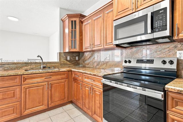 14720 SW 141st Ter, Miami, FL 33196