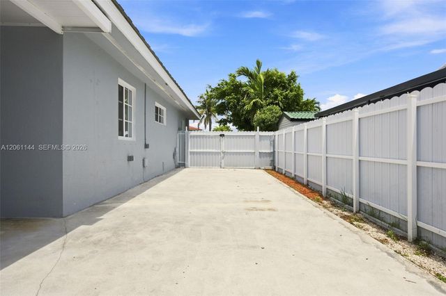 14720 SW 141st Ter, Miami, FL 33196