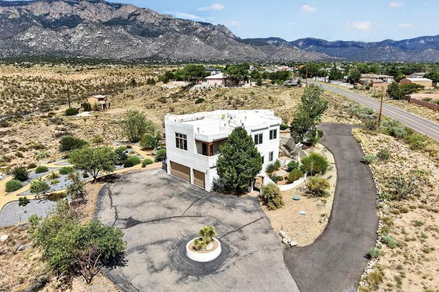 10901 Elena Drive NE, Albuquerque, NM 87122
