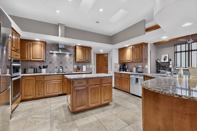 10901 Elena Drive NE, Albuquerque, NM 87122