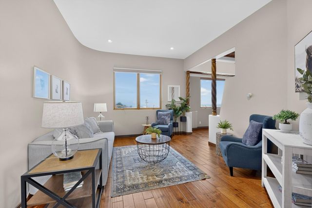 10901 Elena Drive NE, Albuquerque, NM 87122