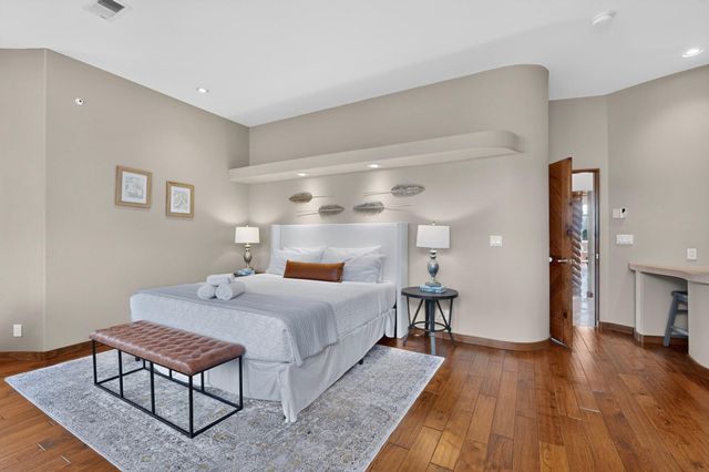10901 Elena Drive NE, Albuquerque, NM 87122
