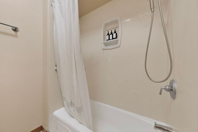 10901 Elena Drive NE, Albuquerque, NM 87122
