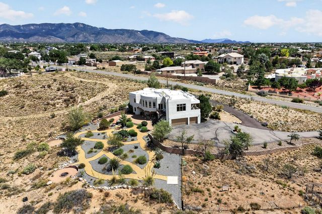 10901 Elena Drive NE, Albuquerque, NM 87122