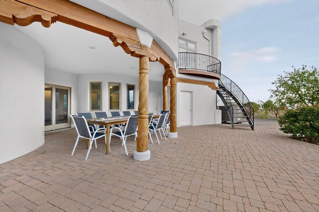 10901 Elena Drive NE, Albuquerque, NM 87122