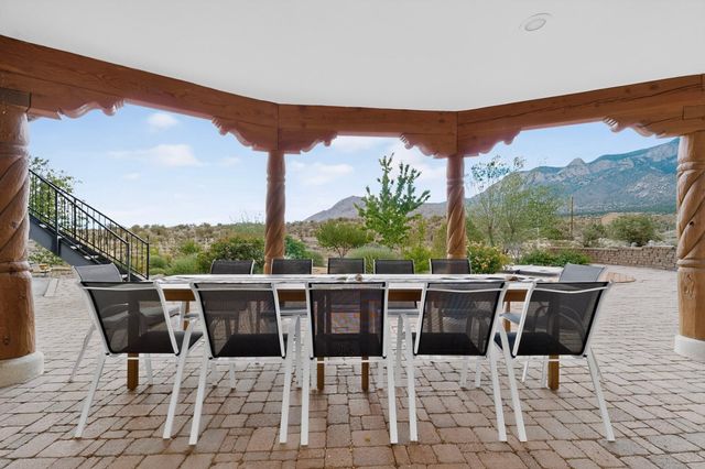 10901 Elena Drive NE, Albuquerque, NM 87122