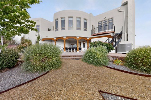 10901 Elena Drive NE, Albuquerque, NM 87122