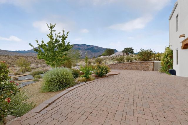 10901 Elena Drive NE, Albuquerque, NM 87122