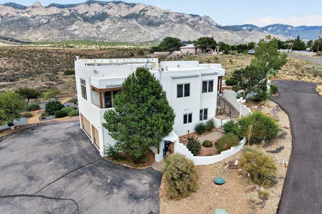 10901 Elena Drive NE, Albuquerque, NM 87122