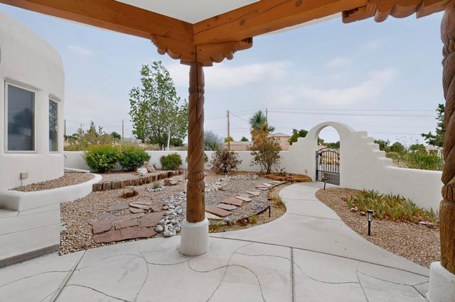 10901 Elena Drive NE, Albuquerque, NM 87122