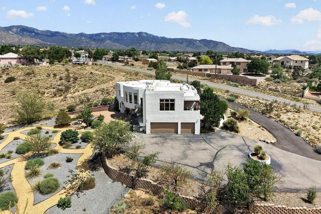 10901 Elena Drive NE, Albuquerque, NM 87122