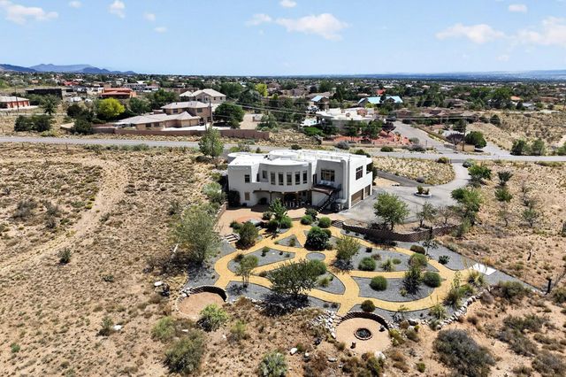 10901 Elena Drive NE, Albuquerque, NM 87122