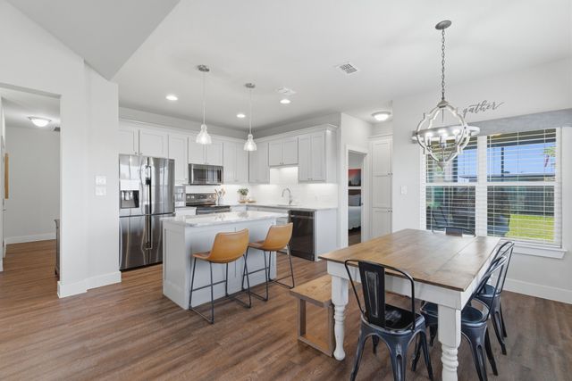 824 E Northside Drive, Pilot Point, TX 76258