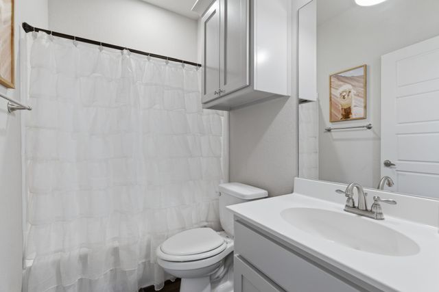 824 E Northside Drive, Pilot Point, TX 76258