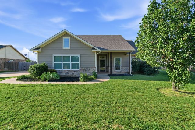 824 E Northside Drive, Pilot Point, TX 76258