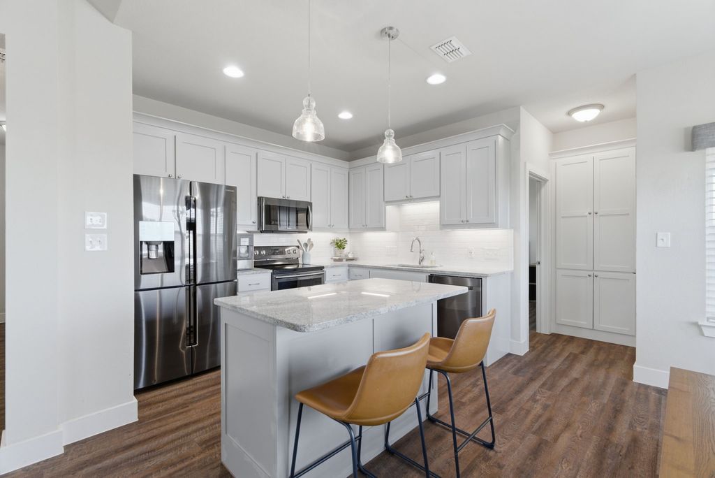 824 E Northside Drive, Pilot Point, TX 76258