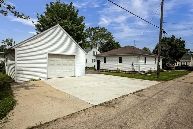 209 E 2ND STREET, Kimberly, WI 54136