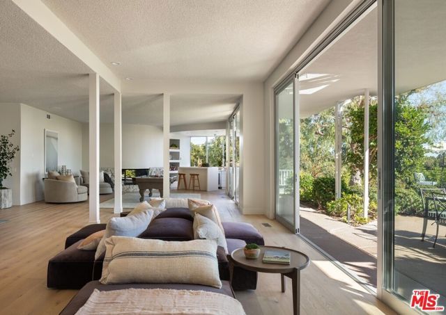 510 Stonewood Drive, Beverly Hills, CA 90210
