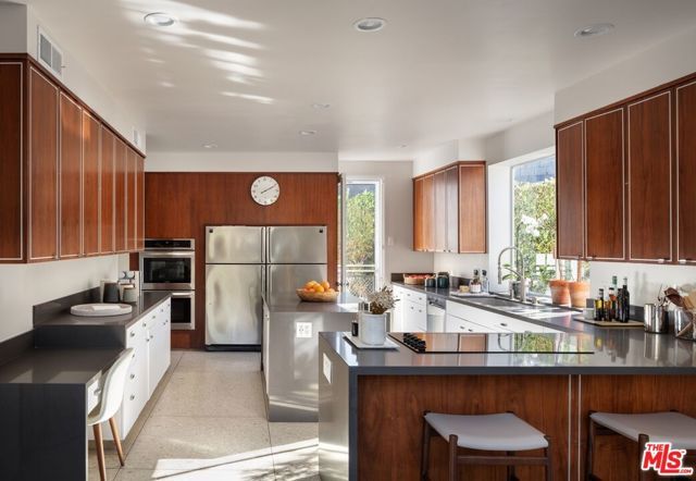510 Stonewood Drive, Beverly Hills, CA 90210