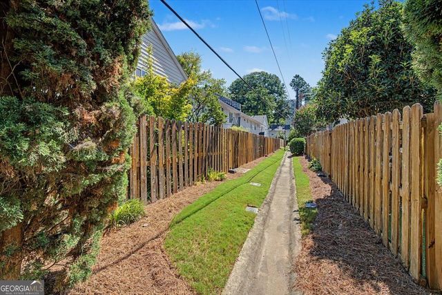 136 Peachtree Memorial Drive NW RI 5, Atlanta, GA 30309