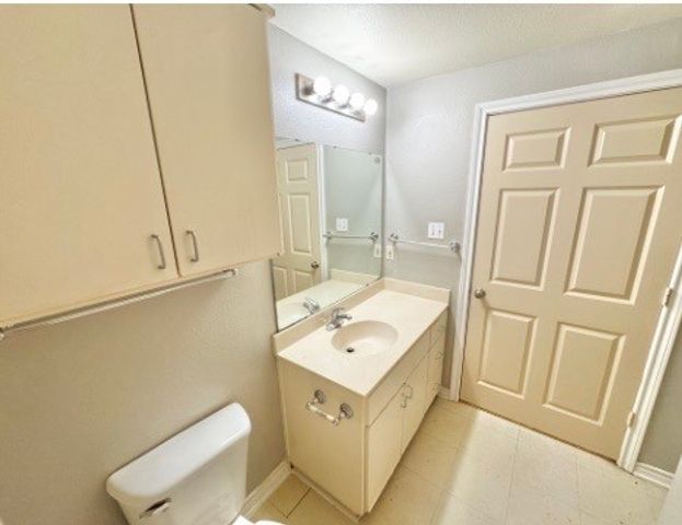 631 Texas Street, Denton, TX 76209