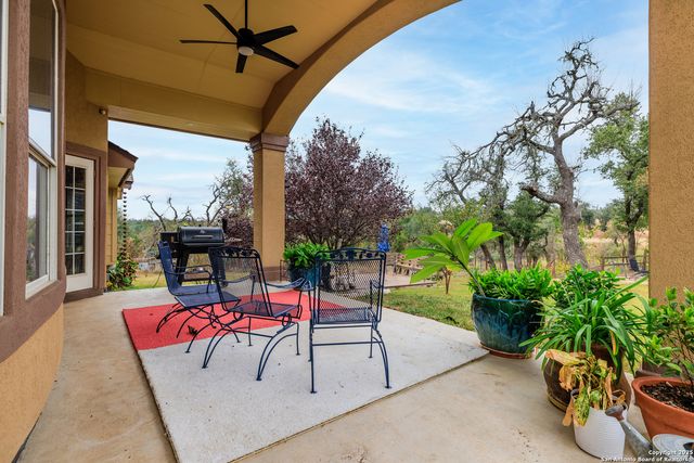 406 Cherry Mountain Loop, Fredericksburg, TX 78624