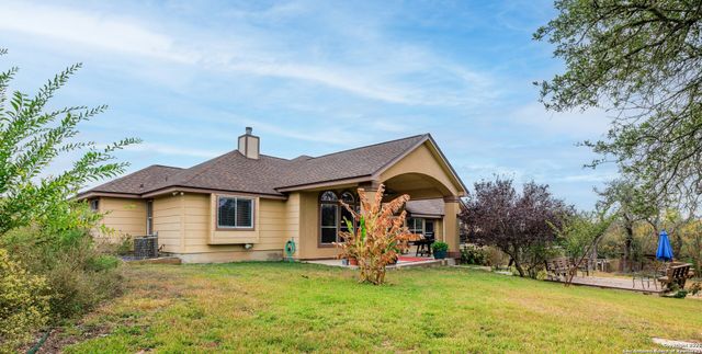 406 Cherry Mountain Loop, Fredericksburg, TX 78624