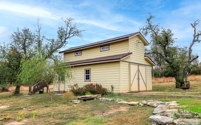 406 Cherry Mountain Loop, Fredericksburg, TX 78624