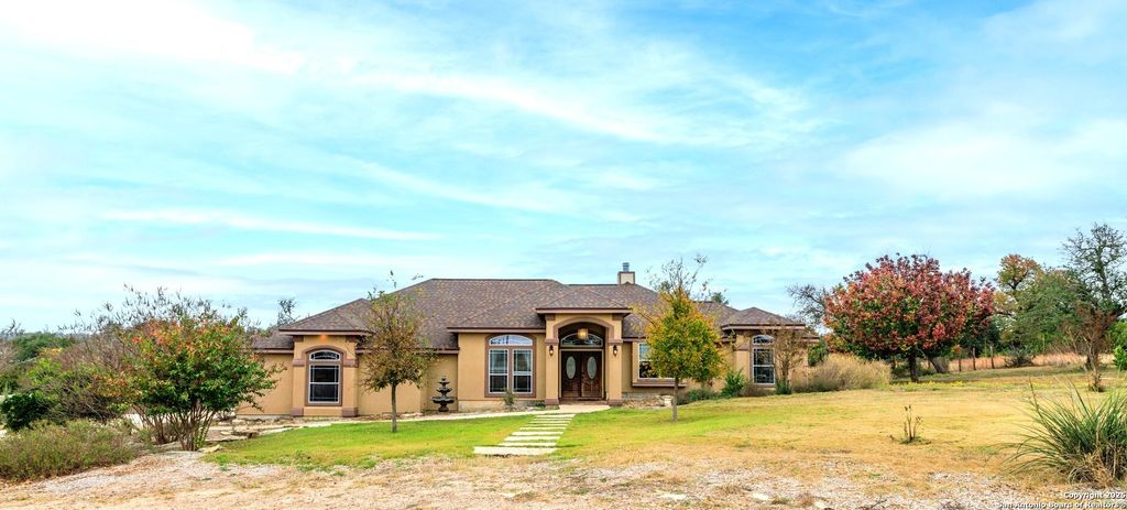 406 Cherry Mountain Loop, Fredericksburg, TX 78624