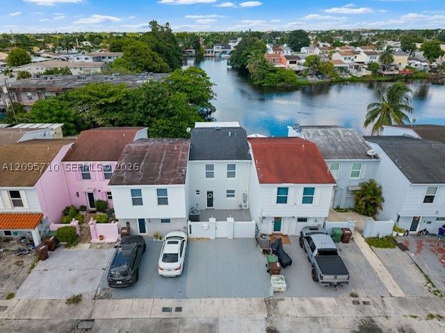 1369 W 69th St, Hialeah, FL 33014