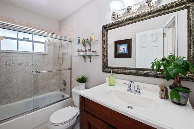 911 SW 51st Ave, Plantation, FL 33317