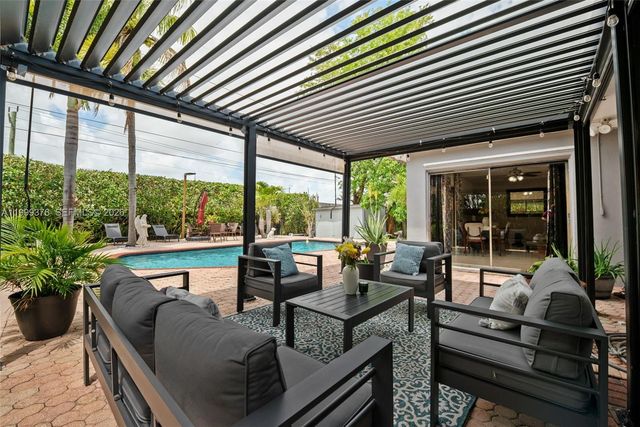 911 SW 51st Ave, Plantation, FL 33317