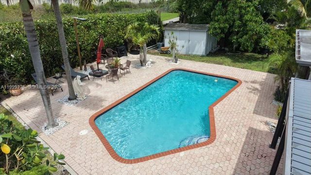 911 SW 51st Ave, Plantation, FL 33317
