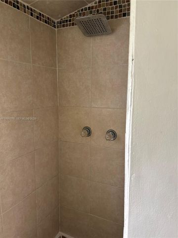 911 SW 51st Ave, Plantation, FL 33317