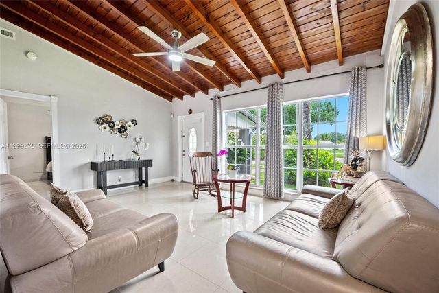 911 SW 51st Ave, Plantation, FL 33317