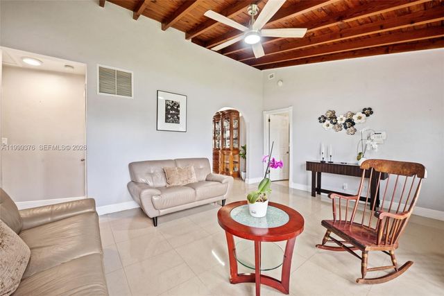 911 SW 51st Ave, Plantation, FL 33317